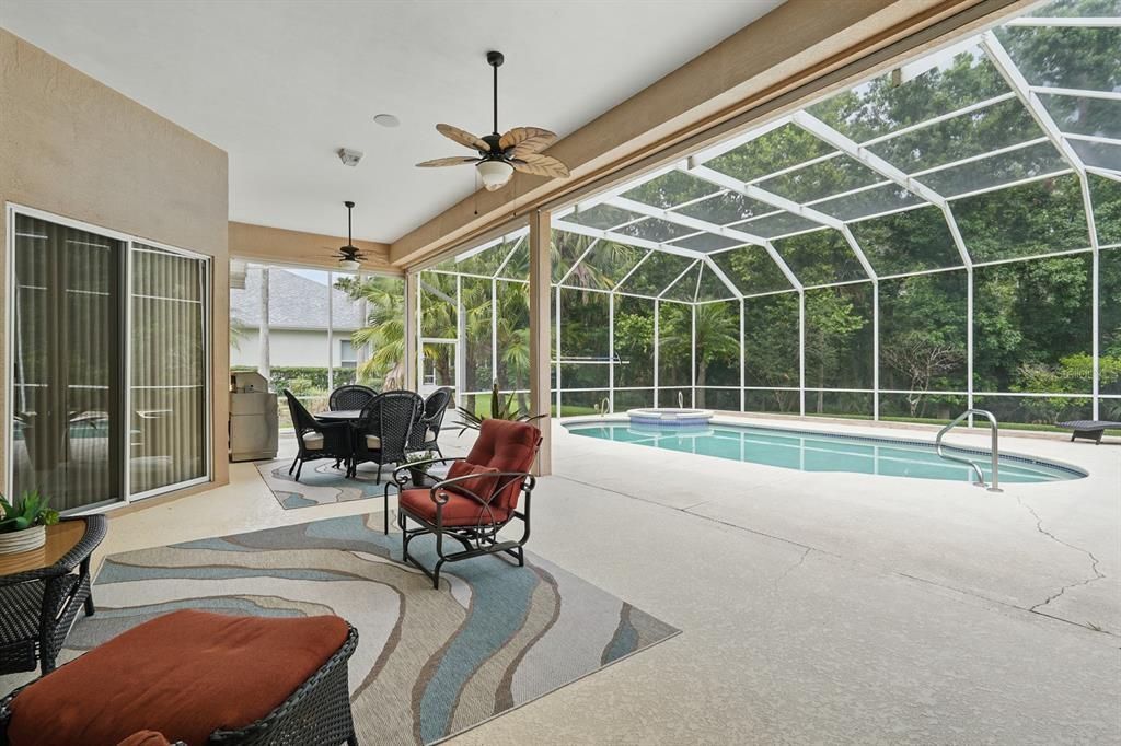 合同活跃: $699,000 (4 贝兹, 3 浴室, 2602 平方英尺)