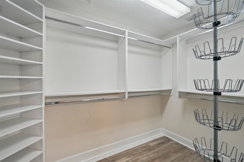 合同活跃: $699,000 (4 贝兹, 3 浴室, 2602 平方英尺)