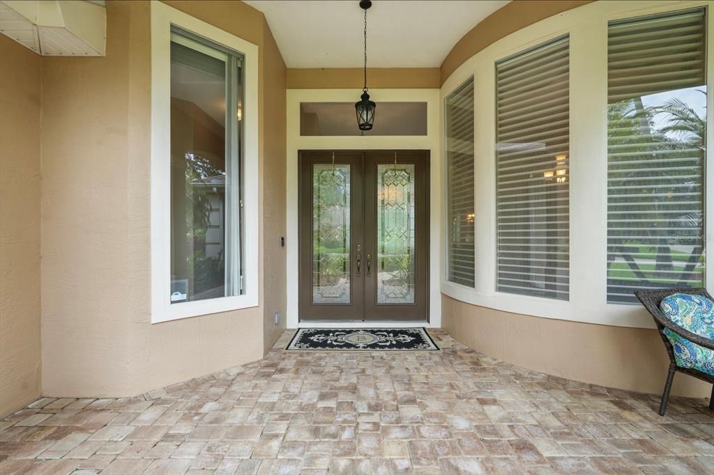 合同活跃: $699,000 (4 贝兹, 3 浴室, 2602 平方英尺)