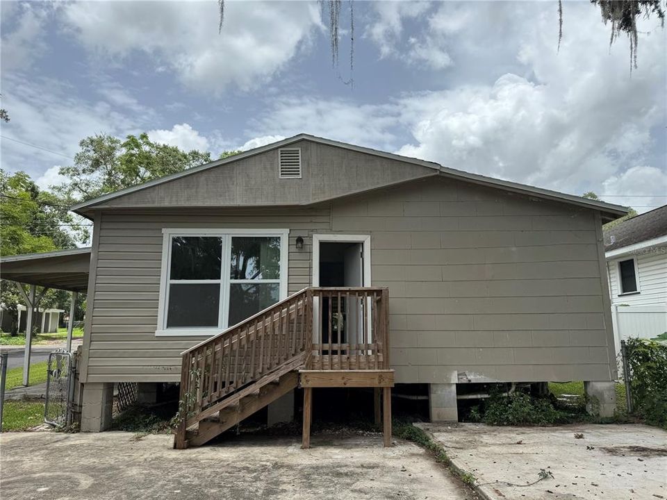 For Sale: $139,900 (2 beds, 2 baths, 1008 Square Feet)