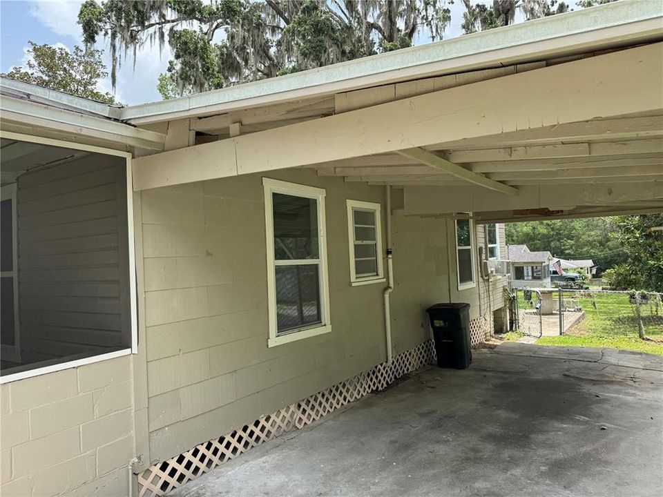 For Sale: $139,900 (2 beds, 2 baths, 1008 Square Feet)