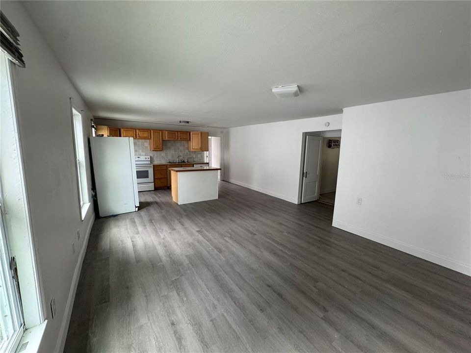 For Sale: $139,900 (2 beds, 2 baths, 1008 Square Feet)