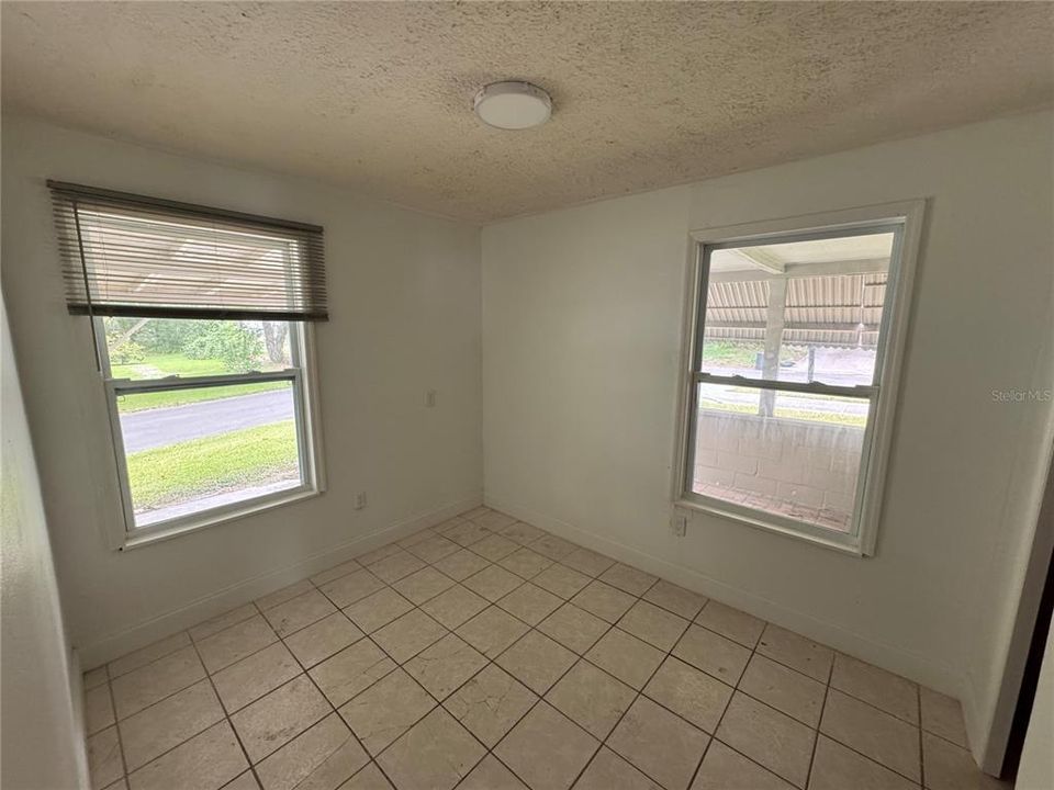 For Sale: $139,900 (2 beds, 2 baths, 1008 Square Feet)