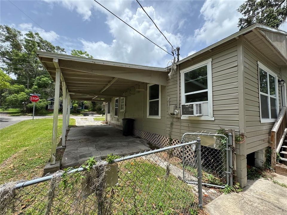 For Sale: $139,900 (2 beds, 2 baths, 1008 Square Feet)