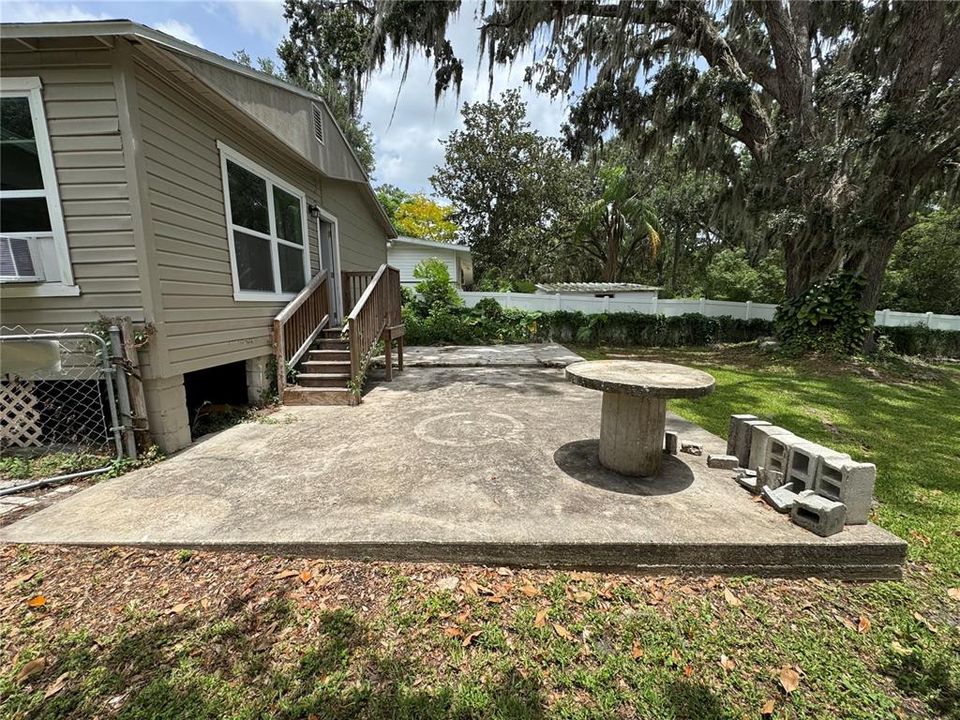 For Sale: $139,900 (2 beds, 2 baths, 1008 Square Feet)