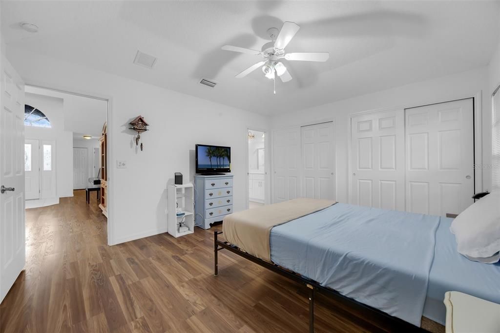 На продажу: $379,999 (4 спален, 3 ванн, 1907 Квадратных фут)