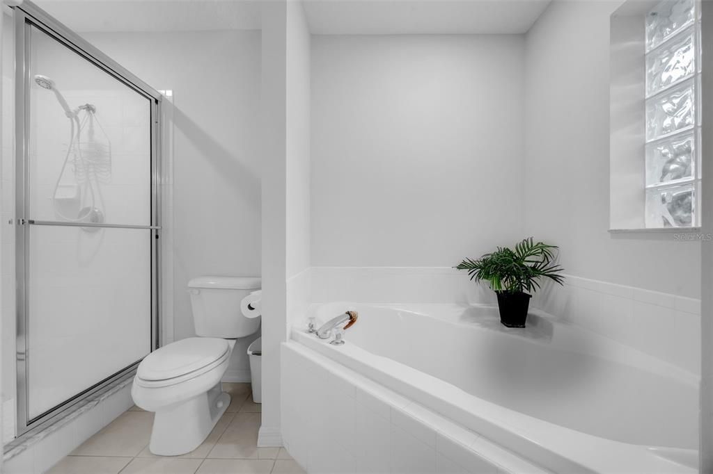 На продажу: $379,999 (4 спален, 3 ванн, 1907 Квадратных фут)