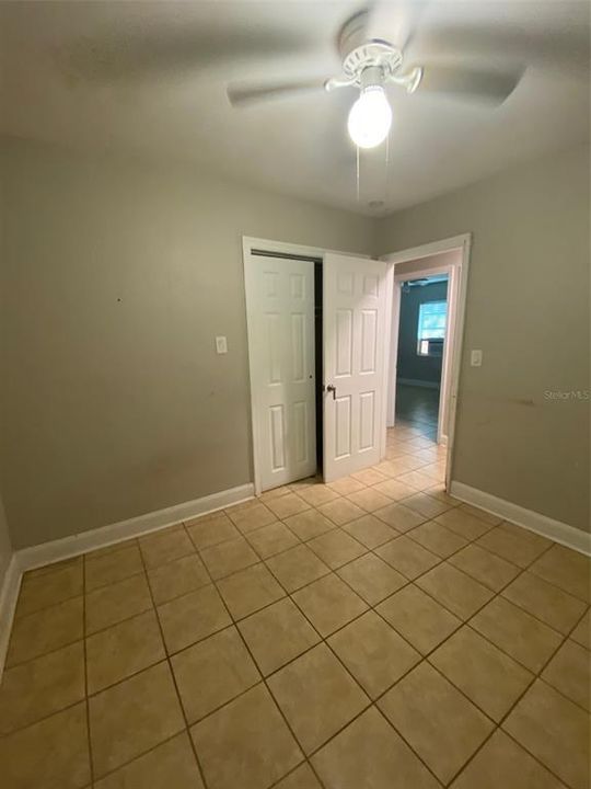 For Rent: $1,599 (3 beds, 1 baths, 962 Square Feet)