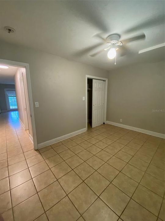 For Rent: $1,599 (3 beds, 1 baths, 962 Square Feet)