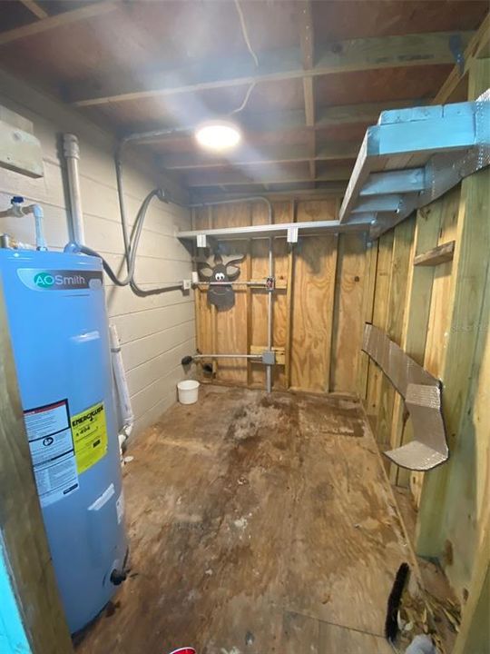 For Rent: $1,599 (3 beds, 1 baths, 962 Square Feet)