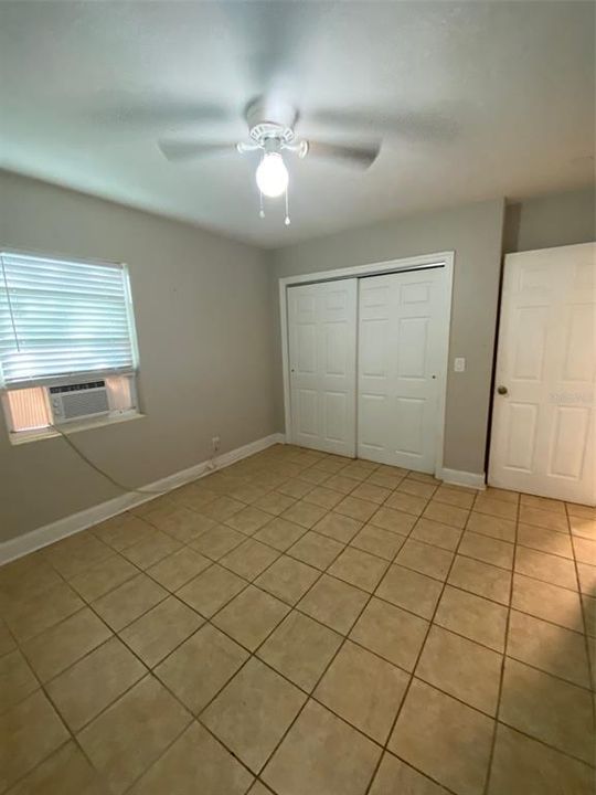 For Rent: $1,599 (3 beds, 1 baths, 962 Square Feet)