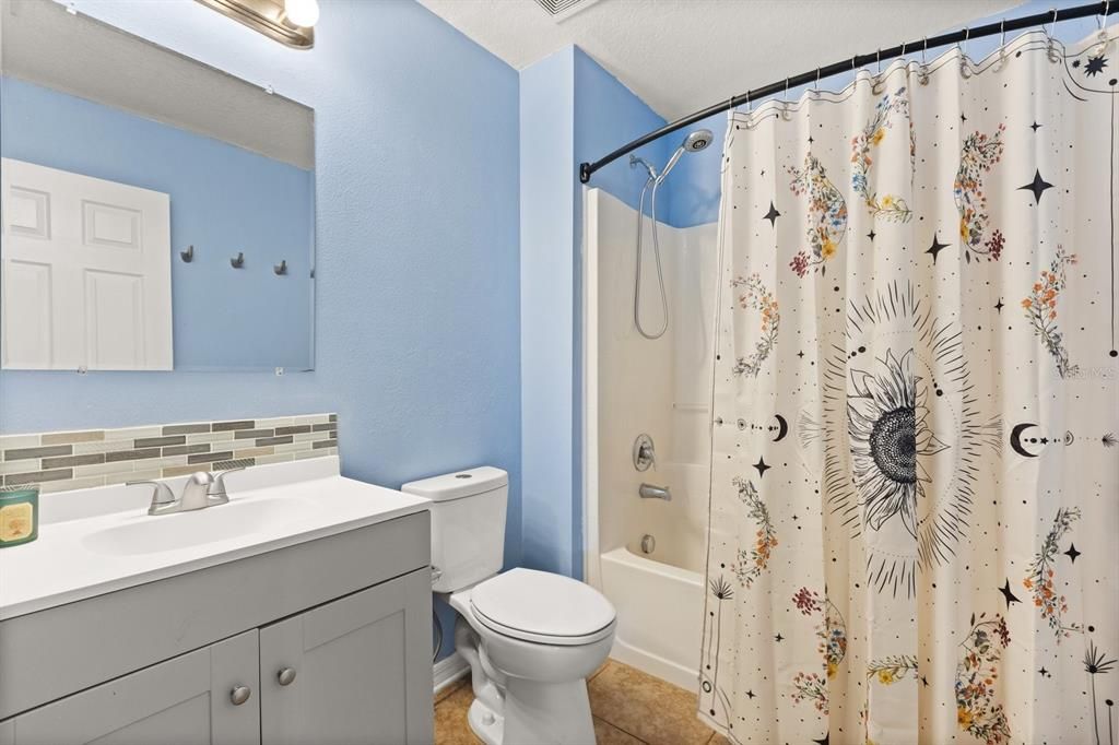 Active With Contract: $395,000 (5 beds, 2 baths, 3072 Square Feet)