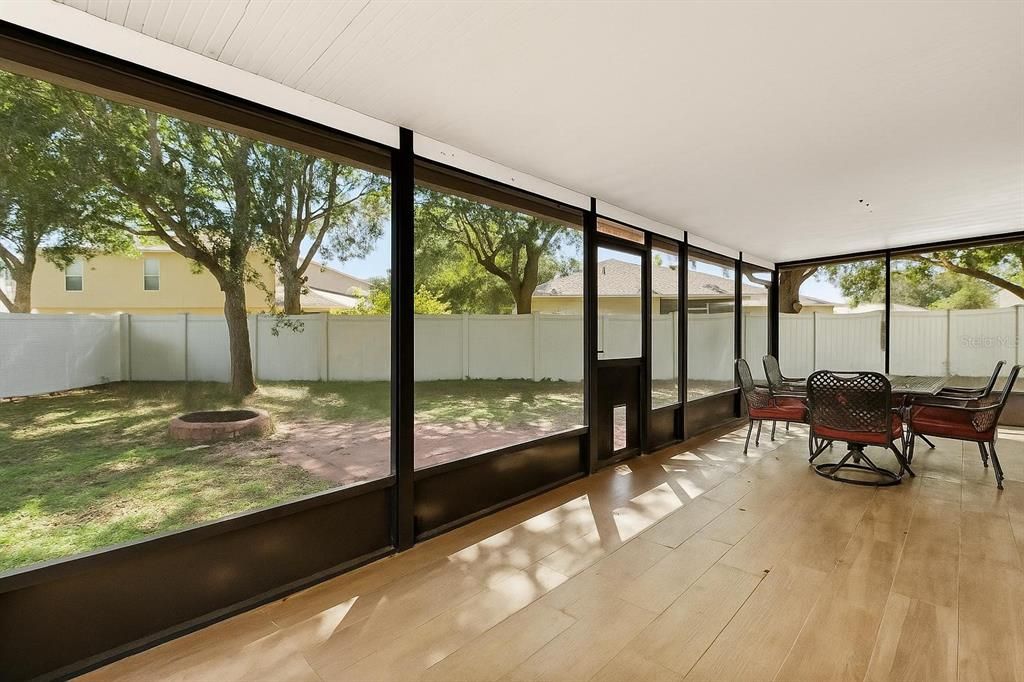 Active With Contract: $395,000 (5 beds, 2 baths, 3072 Square Feet)