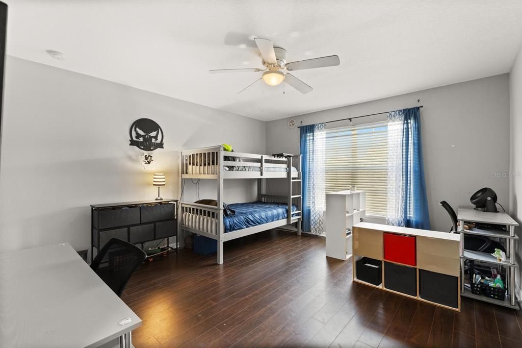 Active With Contract: $395,000 (5 beds, 2 baths, 3072 Square Feet)