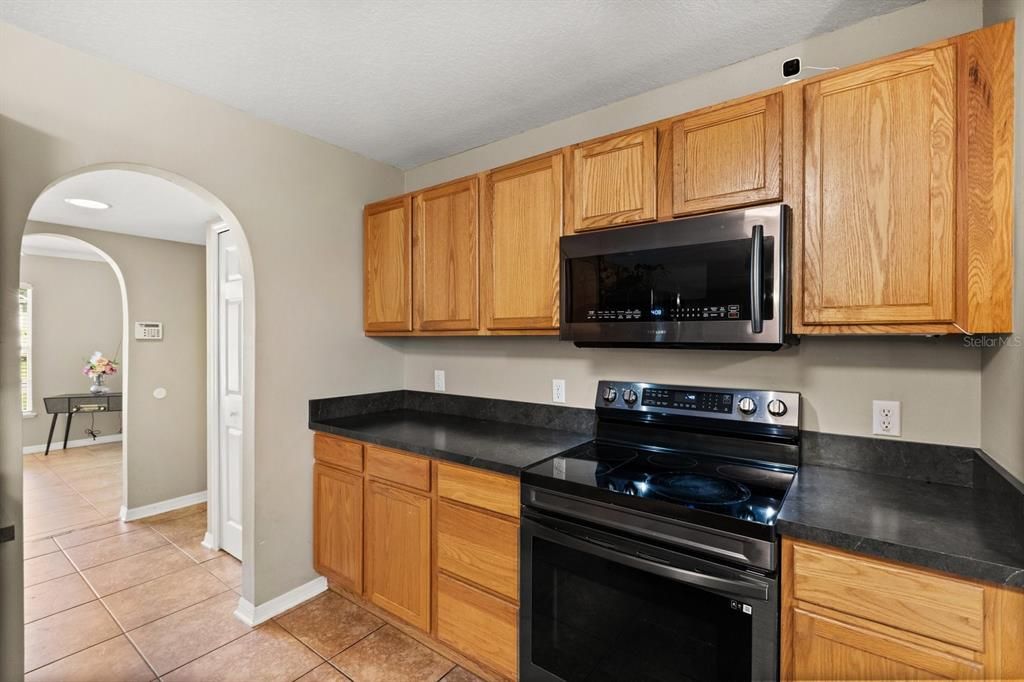 Active With Contract: $395,000 (5 beds, 2 baths, 3072 Square Feet)