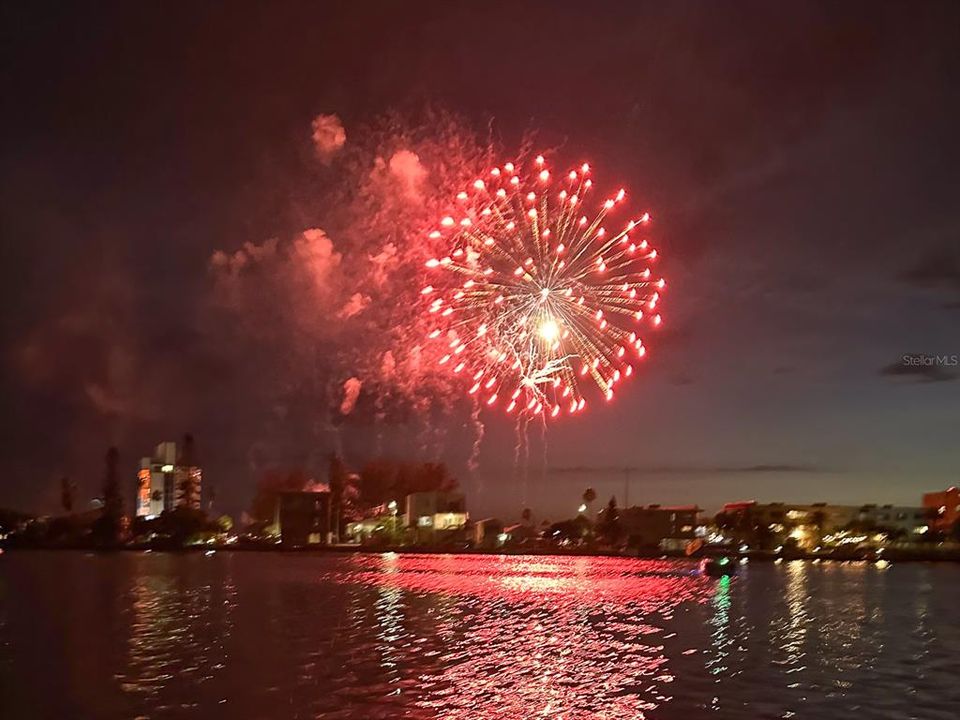 待售: $4,500,000 (5 贝兹, 5 浴室, 4818 平方英尺)