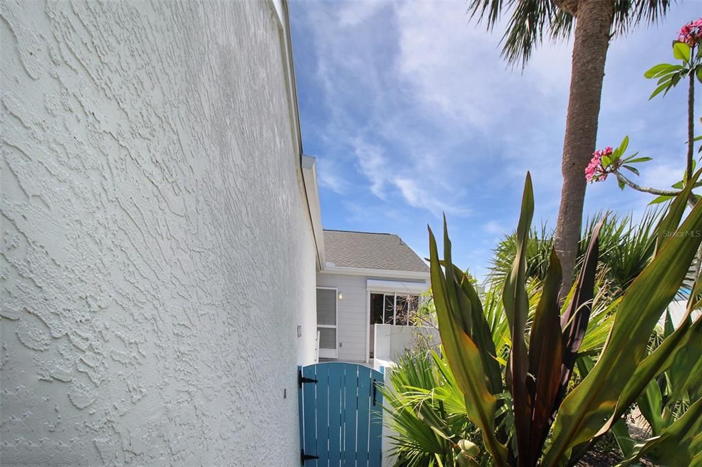 В аренду: $6,000 (2 спален, 2 ванн, 1069 Квадратных фут)