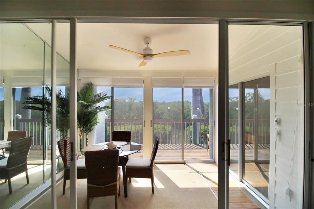 В аренду: $6,000 (2 спален, 2 ванн, 1069 Квадратных фут)