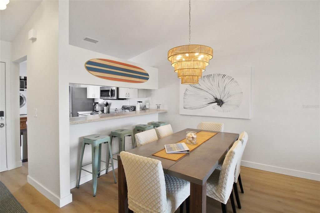 В аренду: $6,000 (2 спален, 2 ванн, 1069 Квадратных фут)