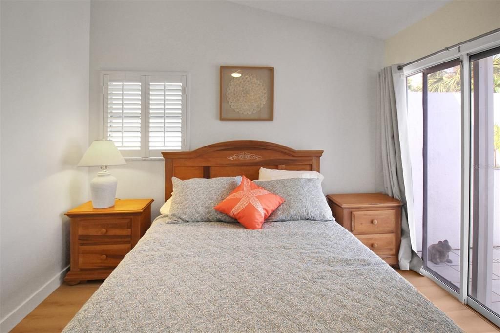 В аренду: $6,000 (2 спален, 2 ванн, 1069 Квадратных фут)