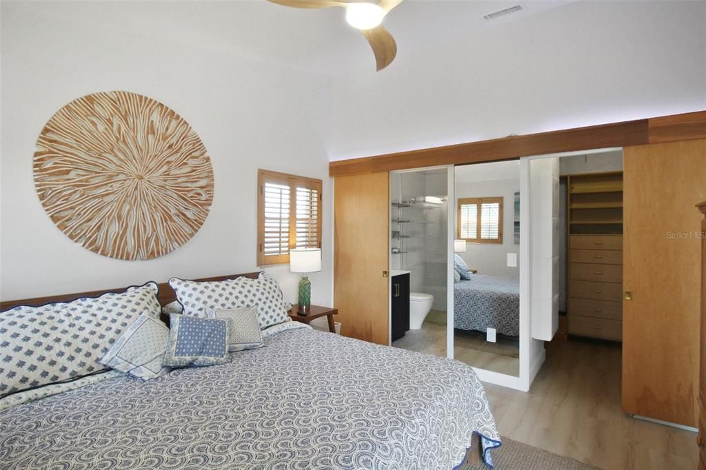 В аренду: $6,000 (2 спален, 2 ванн, 1069 Квадратных фут)