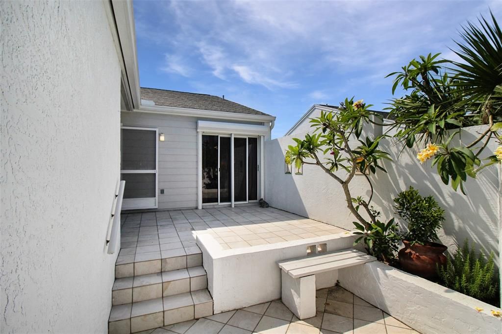 В аренду: $6,000 (2 спален, 2 ванн, 1069 Квадратных фут)