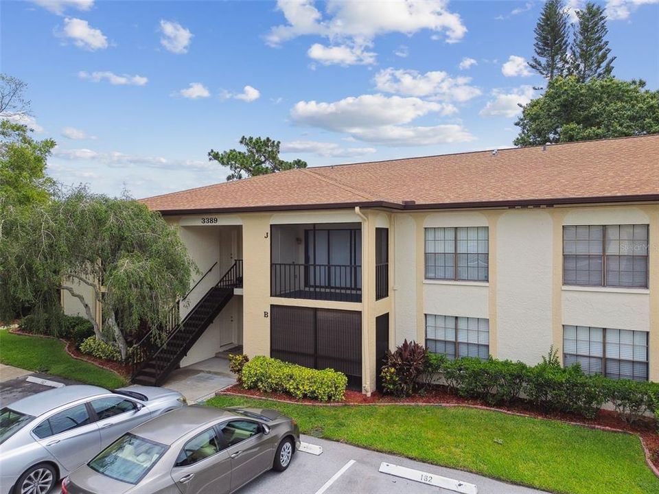 Active With Contract: $189,900 (2 beds, 2 baths, 1070 Square Feet)