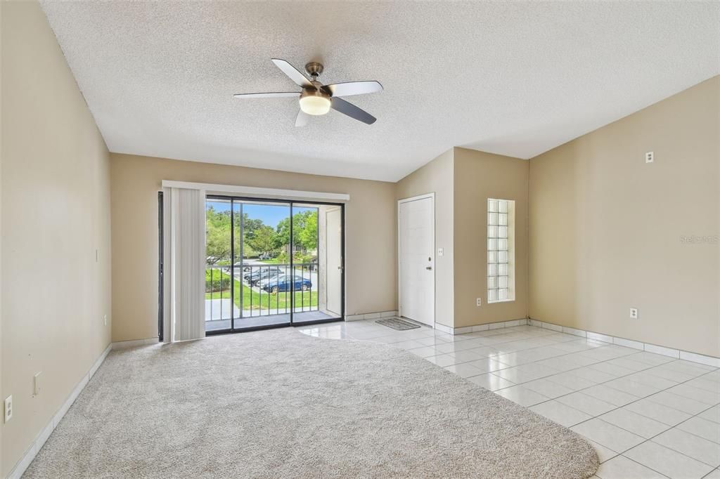 Active With Contract: $189,900 (2 beds, 2 baths, 1070 Square Feet)