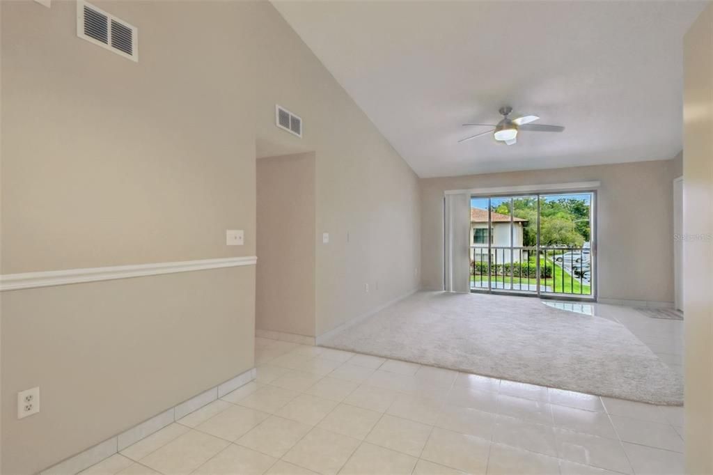 Active With Contract: $189,900 (2 beds, 2 baths, 1070 Square Feet)