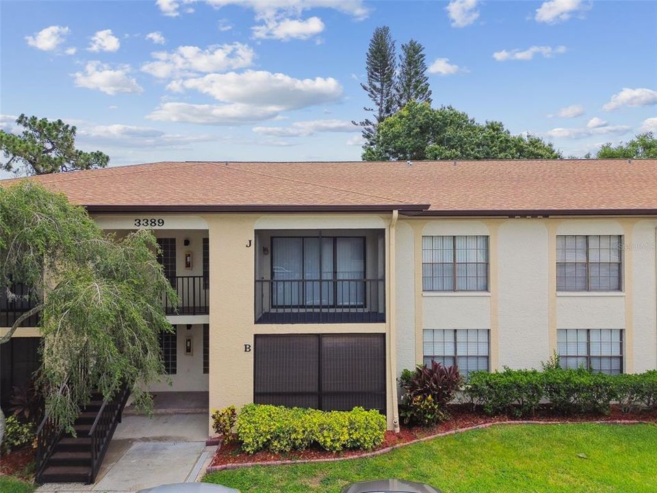 Active With Contract: $189,900 (2 beds, 2 baths, 1070 Square Feet)