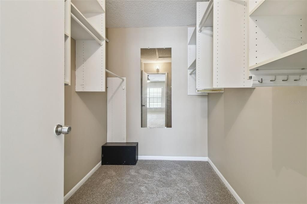 Active With Contract: $189,900 (2 beds, 2 baths, 1070 Square Feet)