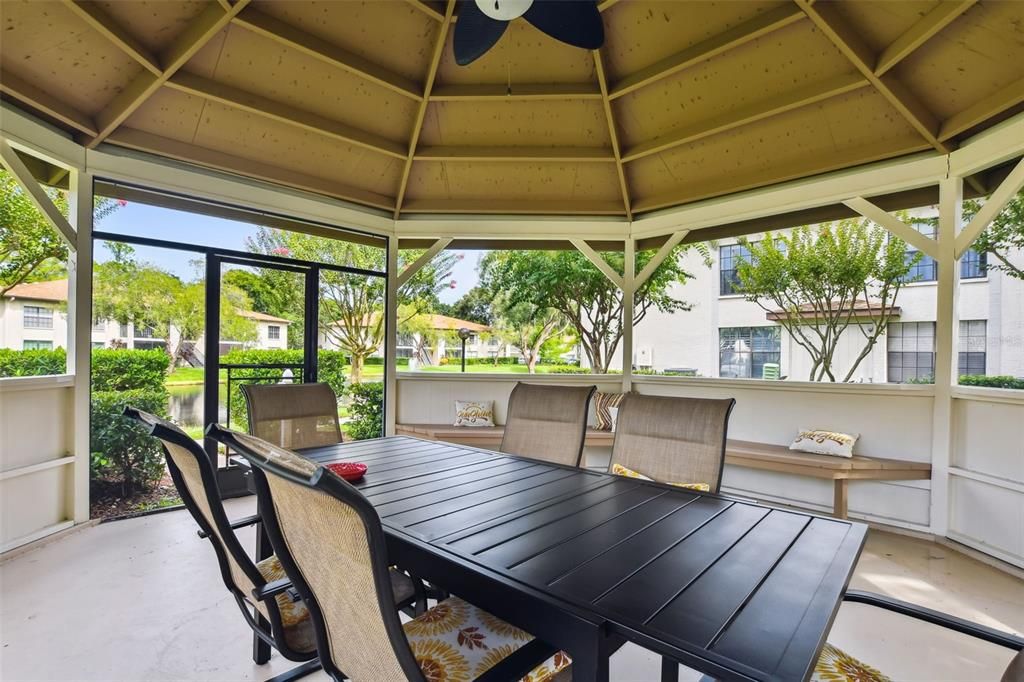 Active With Contract: $189,900 (2 beds, 2 baths, 1070 Square Feet)