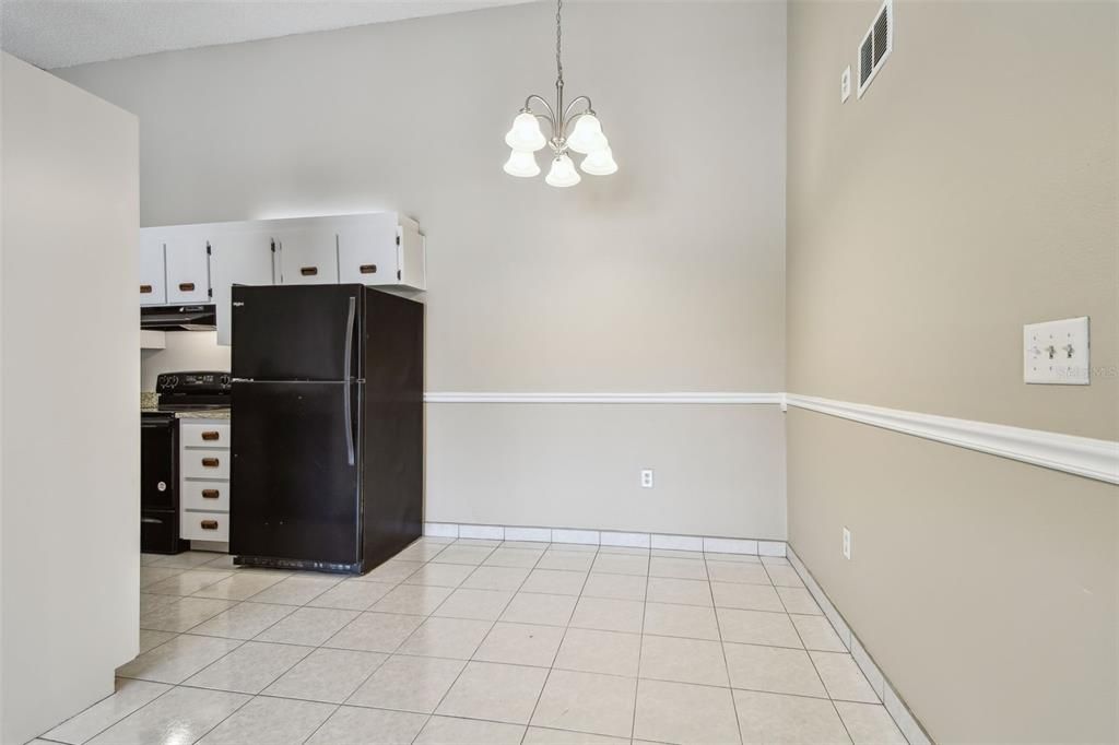 Active With Contract: $189,900 (2 beds, 2 baths, 1070 Square Feet)
