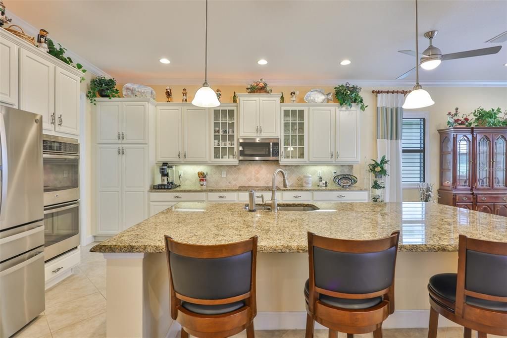 Active With Contract: $599,000 (2 beds, 2 baths, 2277 Square Feet)