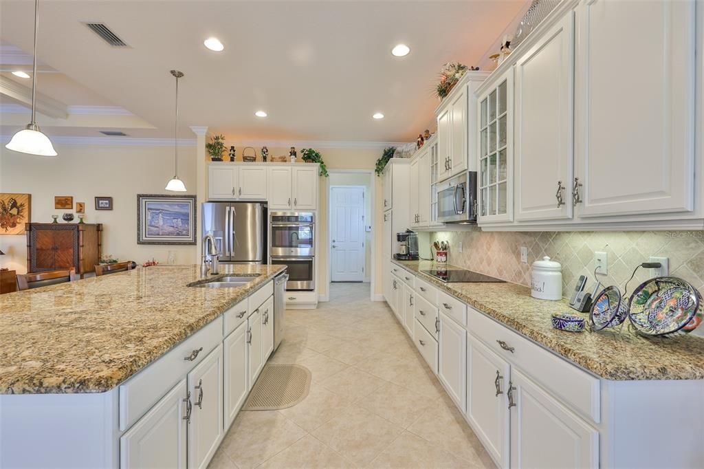 Active With Contract: $599,000 (2 beds, 2 baths, 2277 Square Feet)