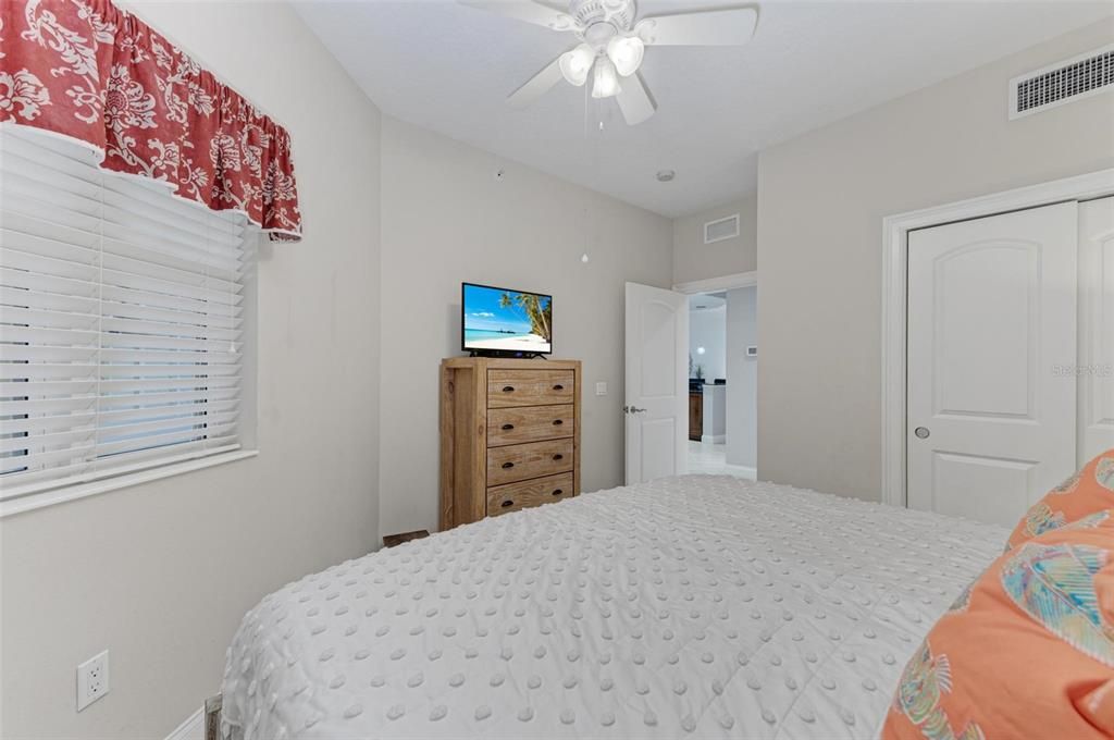 For Rent: $2,750 (2 beds, 2 baths, 1696 Square Feet)