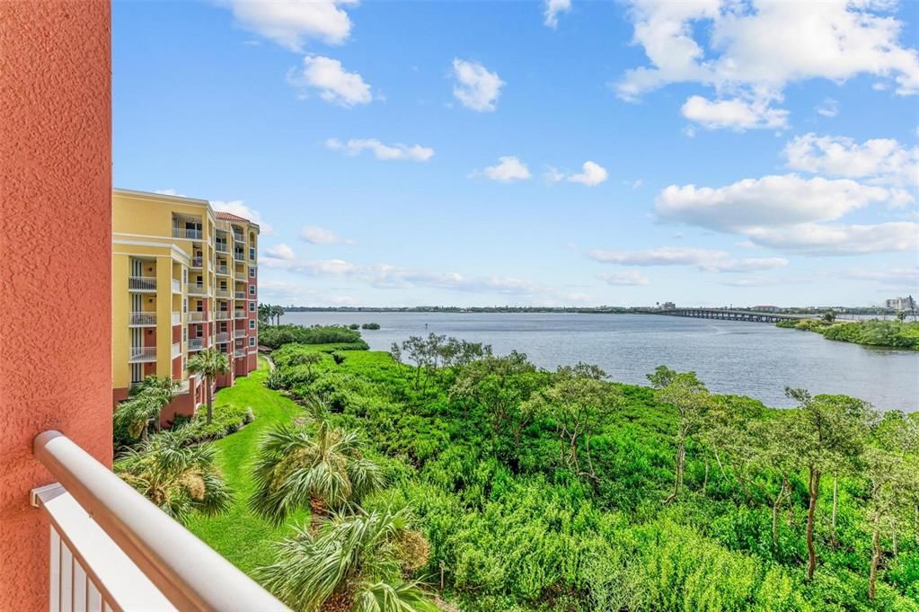 For Rent: $2,750 (2 beds, 2 baths, 1696 Square Feet)