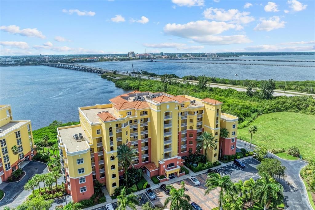 For Rent: $2,750 (2 beds, 2 baths, 1696 Square Feet)