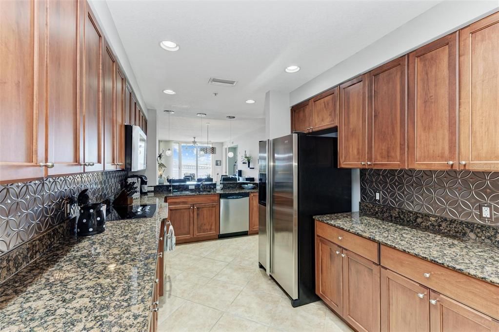 For Rent: $2,750 (2 beds, 2 baths, 1696 Square Feet)