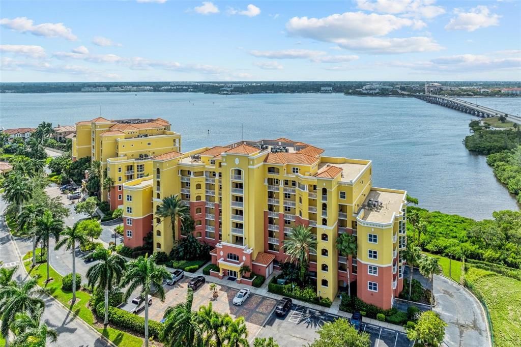 For Rent: $2,750 (2 beds, 2 baths, 1696 Square Feet)