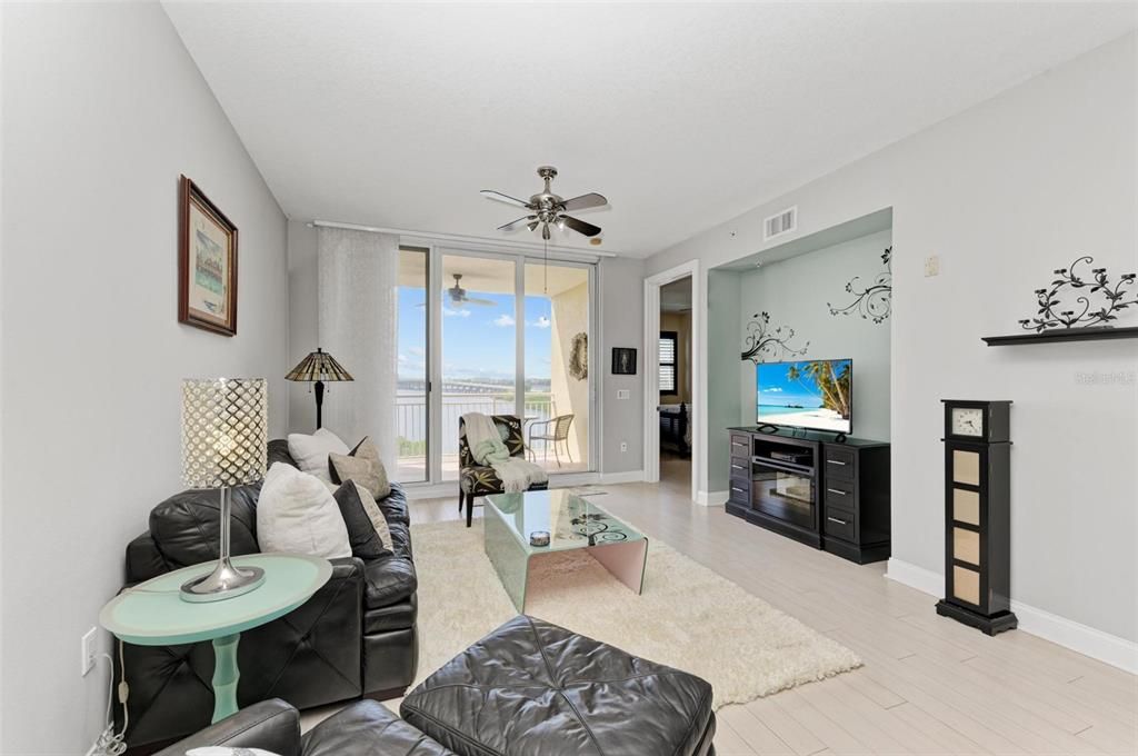 For Rent: $2,750 (2 beds, 2 baths, 1696 Square Feet)