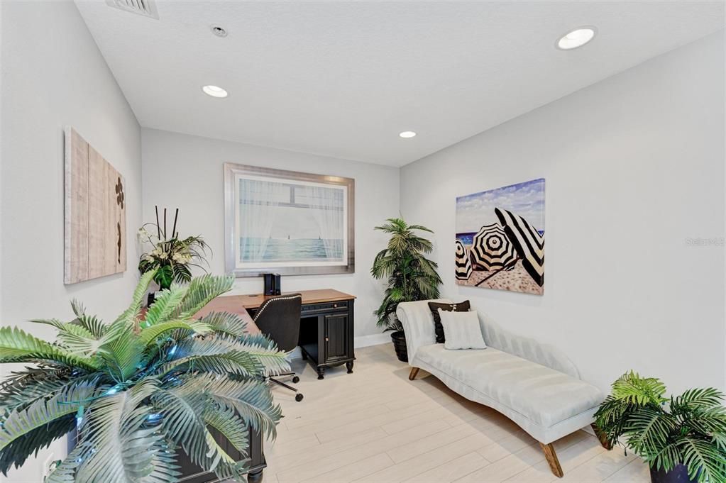 For Rent: $2,750 (2 beds, 2 baths, 1696 Square Feet)