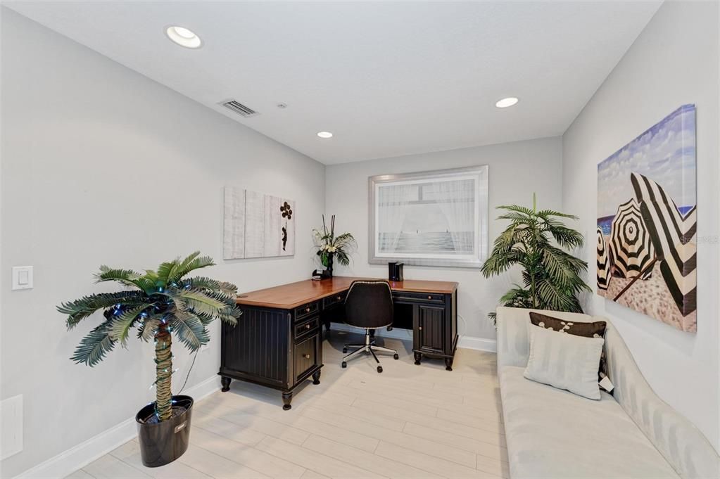 For Rent: $2,750 (2 beds, 2 baths, 1696 Square Feet)