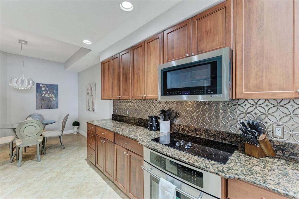 For Rent: $2,750 (2 beds, 2 baths, 1696 Square Feet)