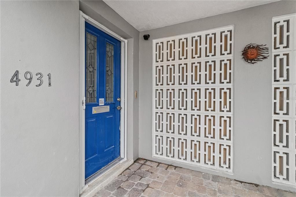 Active With Contract: $575,000 (3 beds, 2 baths, 1638 Square Feet)