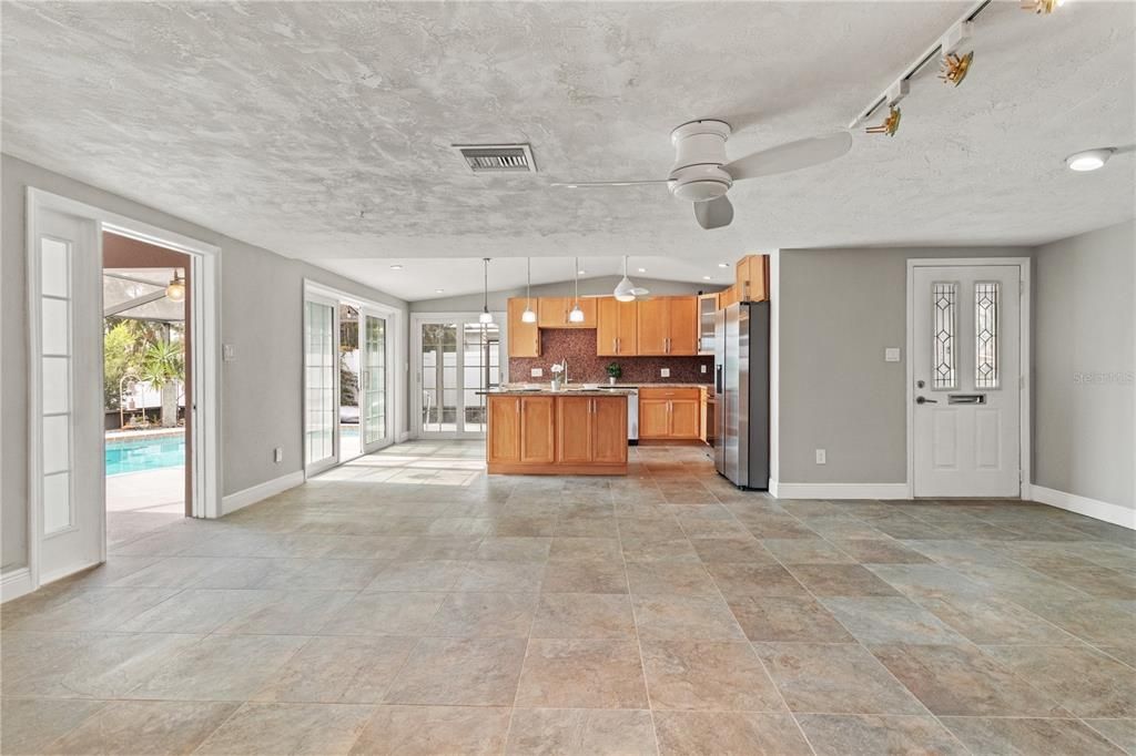 Active With Contract: $575,000 (3 beds, 2 baths, 1638 Square Feet)