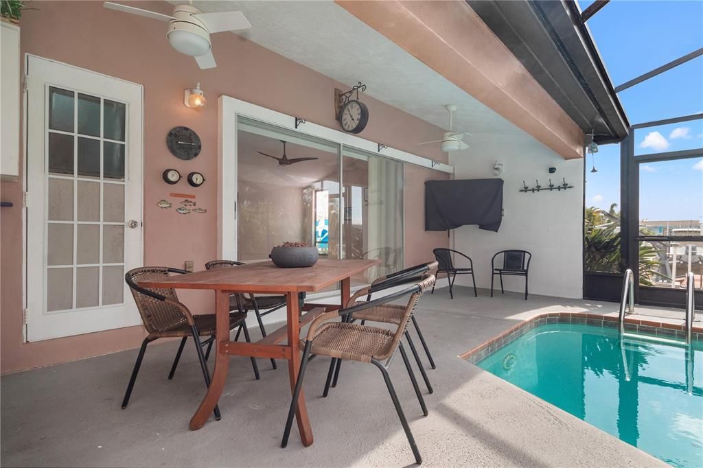 Active With Contract: $575,000 (3 beds, 2 baths, 1638 Square Feet)