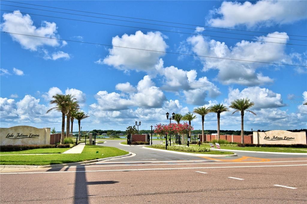 待售: $150,000 (1.74 acres)