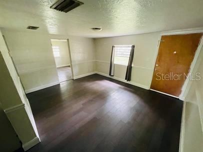 For Rent: $1,100 (2 beds, 1 baths, 672 Square Feet)