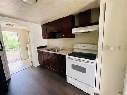 For Rent: $1,100 (2 beds, 1 baths, 672 Square Feet)